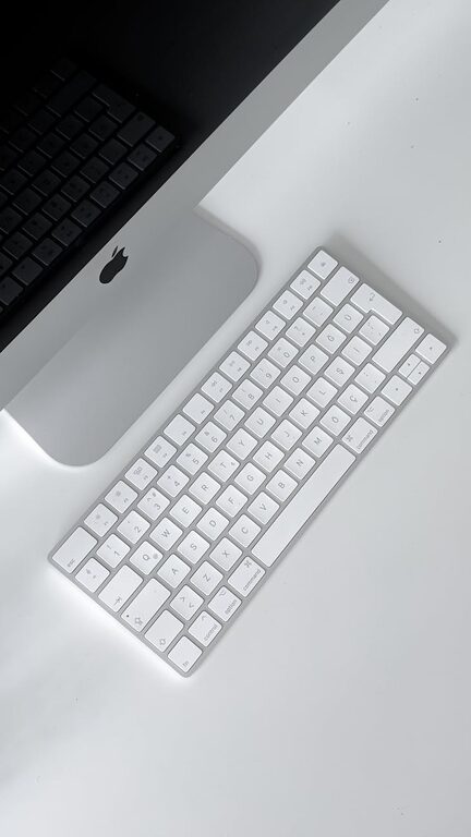 How to Declutter Your Digital Life for More Focus and Calm